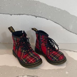 Dr martens toddler boots